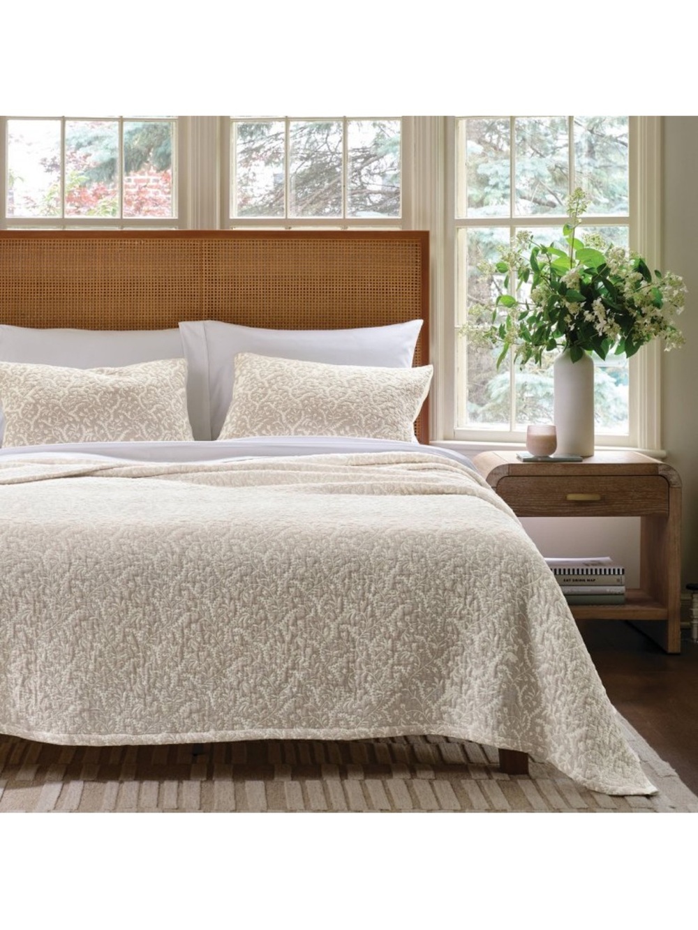 Threshold F/Q Lightweight Matelasse Quilt and Shams Set, Vine Floral Natural